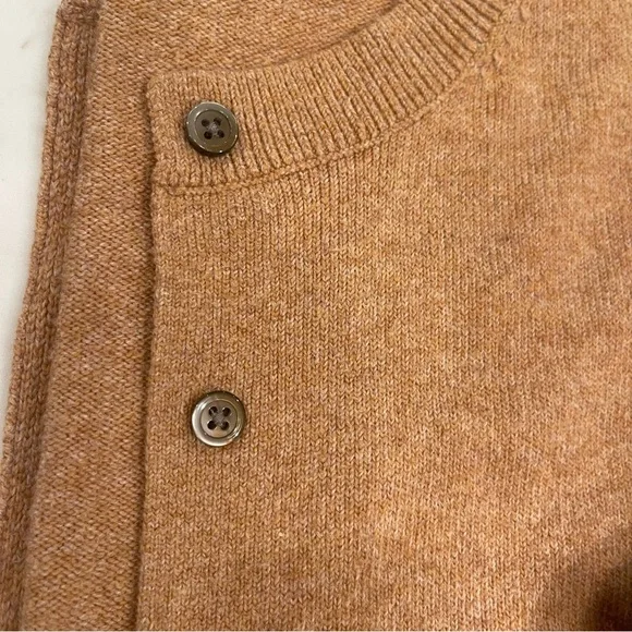 Old Navy Women's Tan Cardigan Sweater - Picture 4 of 12